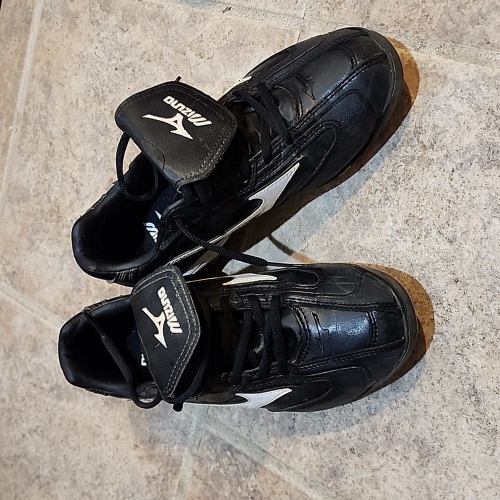 Mizuno Cleats Woman 8.5